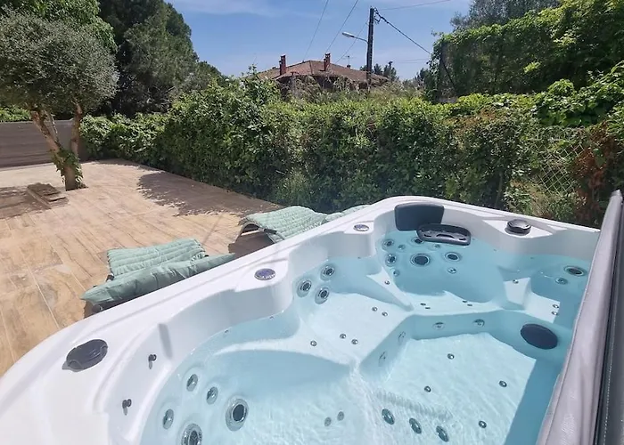 Maison Privee Avec Jacuzzi Prive טולון