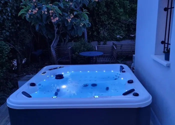 Maison Privee Avec Jacuzzi Prive * טולון
